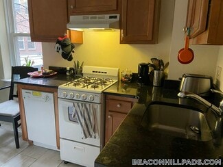 70 Joy St Unit 16, Boston, MA 02114