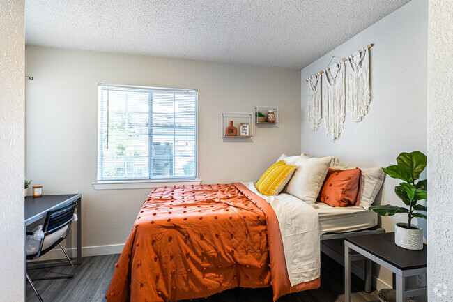 4BR, 4BA - 1214SF