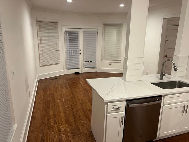 305 Grovers Ave unit 305, Bridgeport, CT 06605 - photo 6