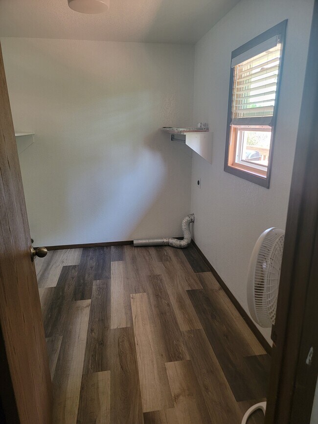 242 E Carlson St, Cheyenne, WY 82009 - photo 7