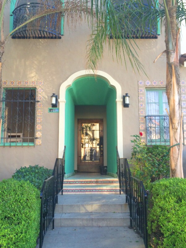 655 S Dunsmuir Ave unit 104, Los Angeles, CA 90036 - photo 2