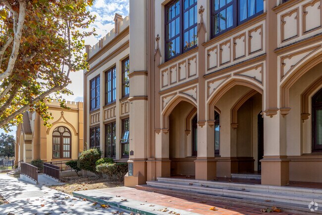 The courses at St. Patrick School encourage critical thinking and creativity in San Jose.