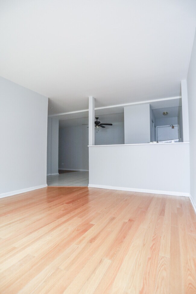 2835 N Cambridge Ave unit 104, Chicago, IL 60657 - photo 5