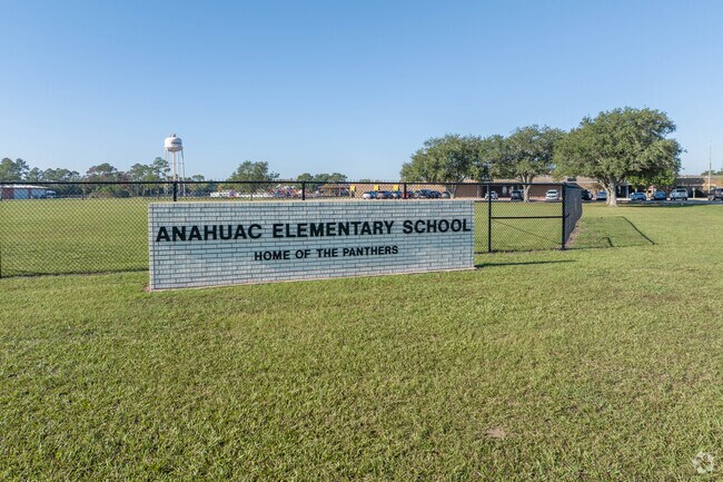 Anahuac Elementary School offers classes for grades K-5 in Anahuac.