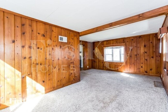 530 Baldwin Ave, Waukegan, IL 60085 - photo 4