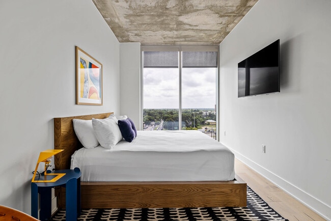 Natiivo Austin unit FL12-ID1028541P, Austin, TX 78701 - photo 3