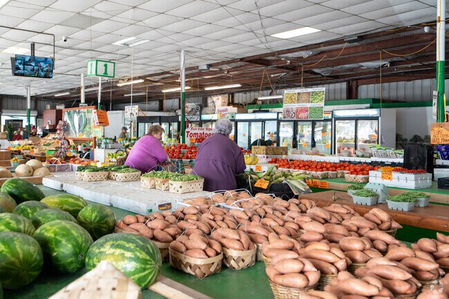 The Alabama Farmer's Market near Smithfield Estates is a great place to shop with friends.