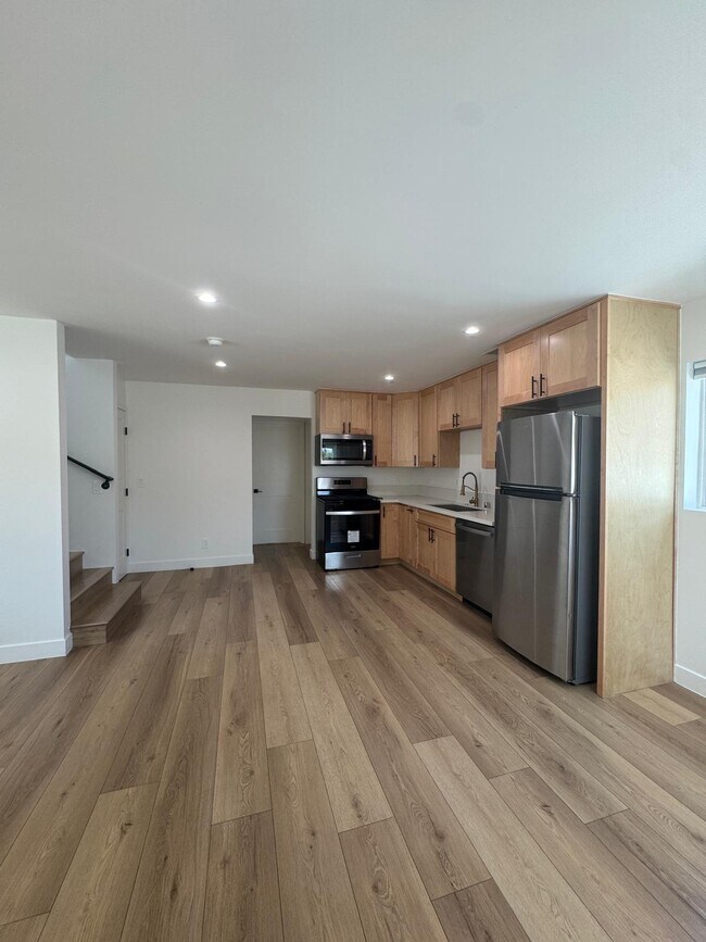 5436 1/2 Kester Ave, Los Angeles, CA 91411