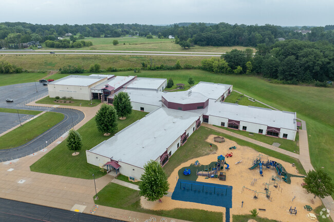 The courses at Hortonville Elementary School encourage critical thinking and creativity.