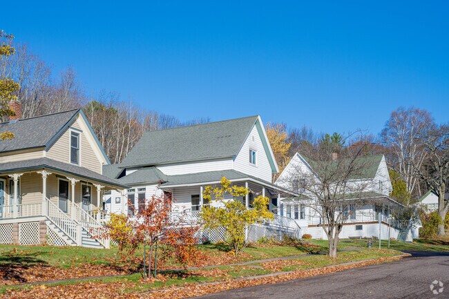 Wraparound porches are common on homes near Lake Superior.