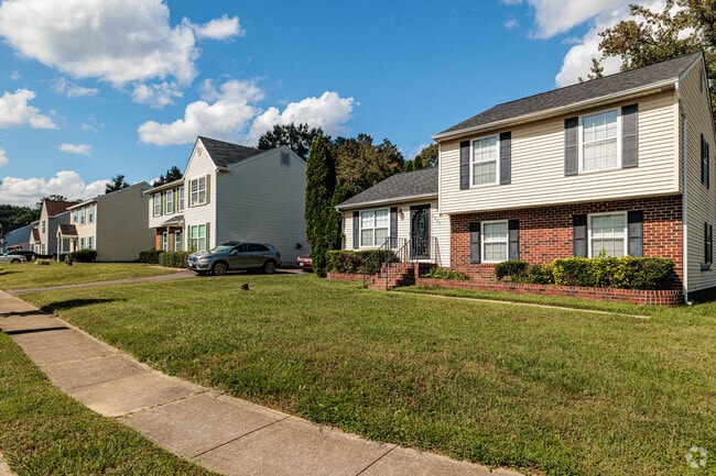 Families find homes with well-kept yards in Warwick.