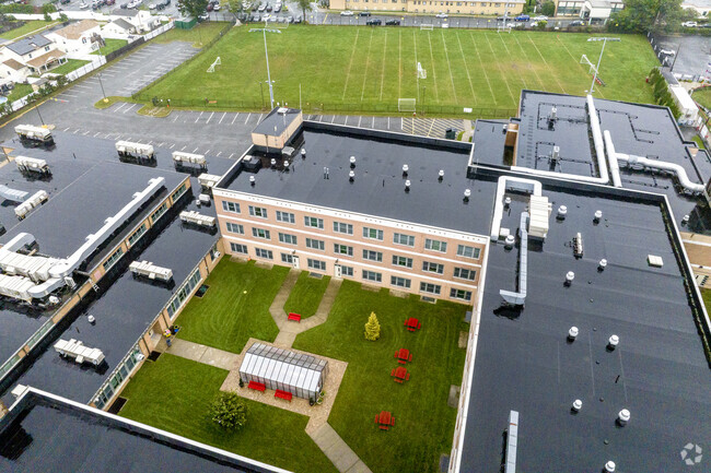 Plainedge Middle School has 645 students in grades 6-8 with a student-teacher ratio of 10 to 1.