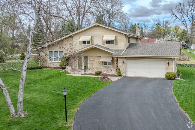 Beautiful Mid-century modern homes are found throughout Root River Estates.