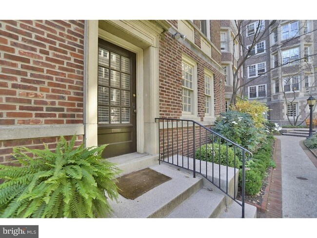 4625 Pine St unit F103, Philadelphia, PA 19143 - photo 3