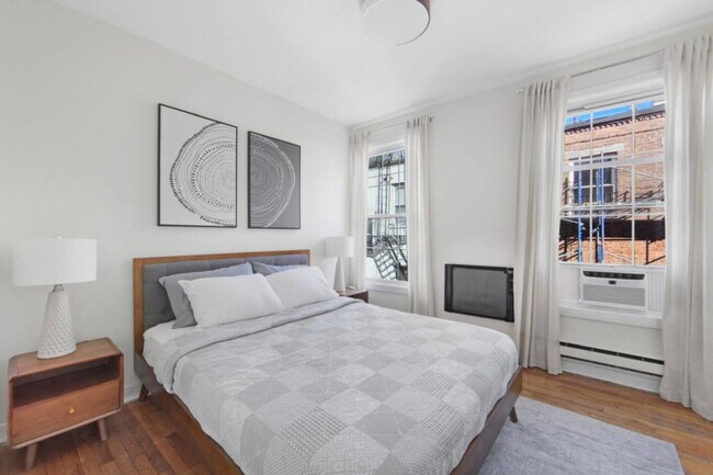 181 W 4th St unit ID1302124P, New York, NY 10014 - photo 2