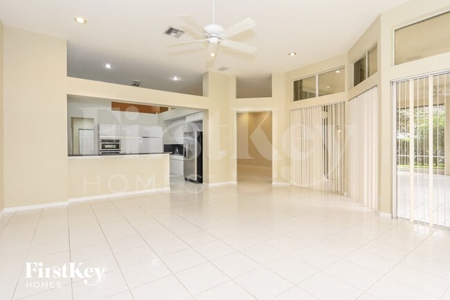 15650 SW 12th St, Pembroke Pines, FL 33027 - photo 5