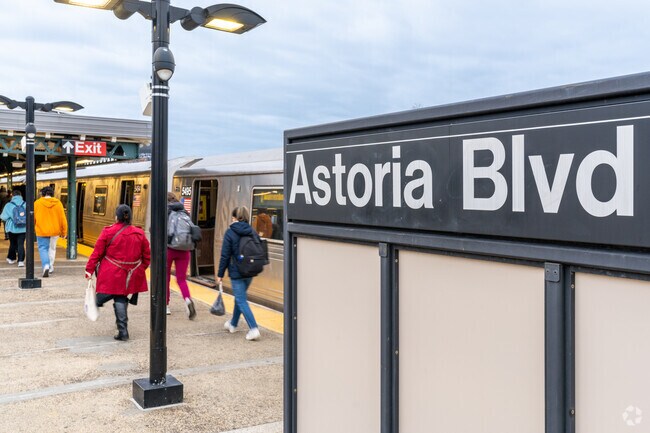 Astoria Blvd station provides fast & convenient travel to Manhattan for thousands of commuters.