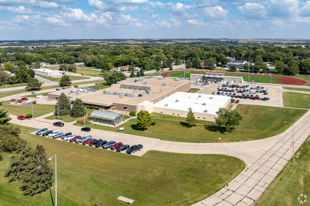 Auburn Middle School is connected to the high school.