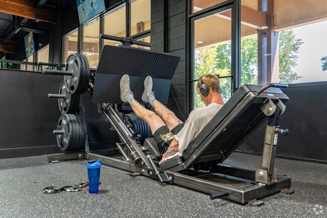Bechelli residents can pump some iron at Viking Fitness Company.