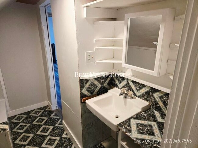 67 Cedar St unit 3, Bangor, ME 04401 - photo 5