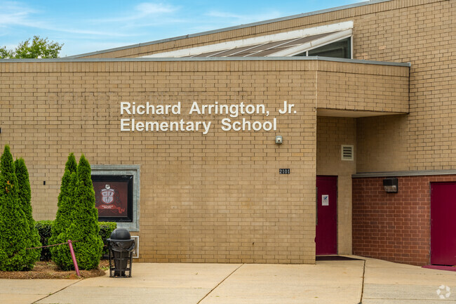 Arrington Elementary School is a school in the Birmingham City Schools system located at 2101 Jefferson Avenue Southwest.