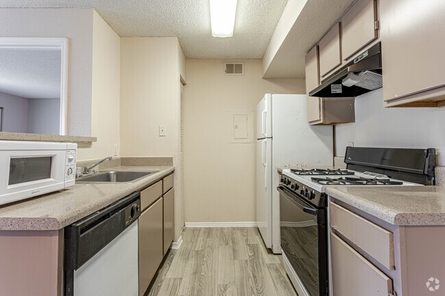 2BD, 2BA - 982SF