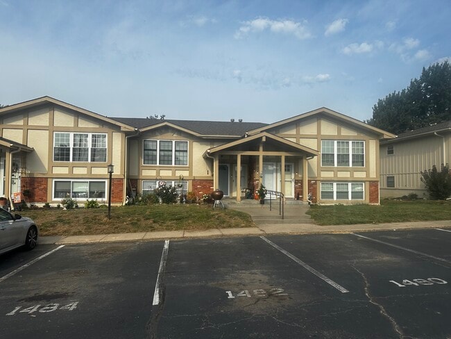 1464 NW 64th Terrace, Kansas City, MO 64118 - photo 2