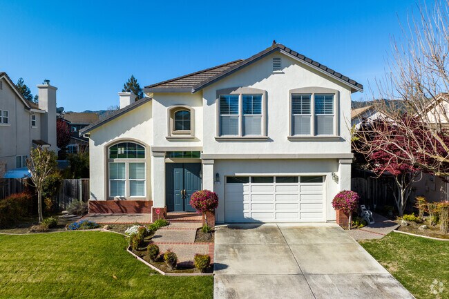 Craftsman style homes in Valley Trails are characterized by their  natural materials.