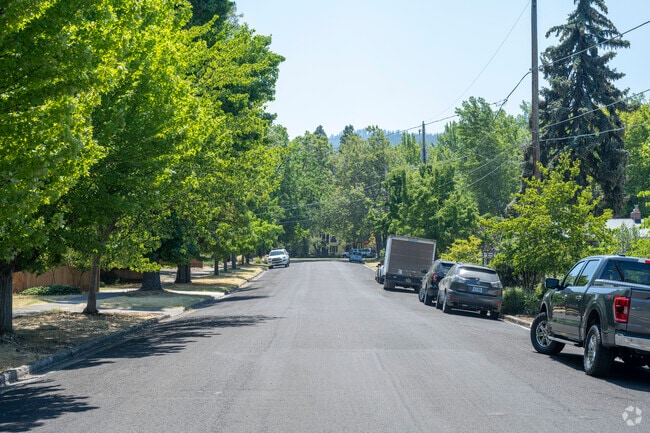 There are plenty of white streets all over Central Ashland.