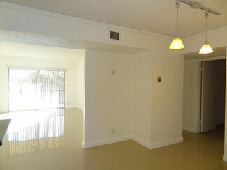 460 NW 20th St Unit 114, Boca Raton, FL 33431