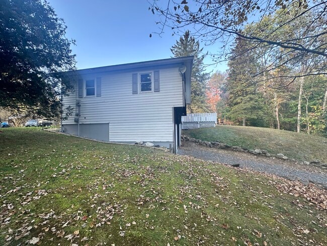 142 Bunker Hill Cir, Plainfield, VT 05667 - photo 2