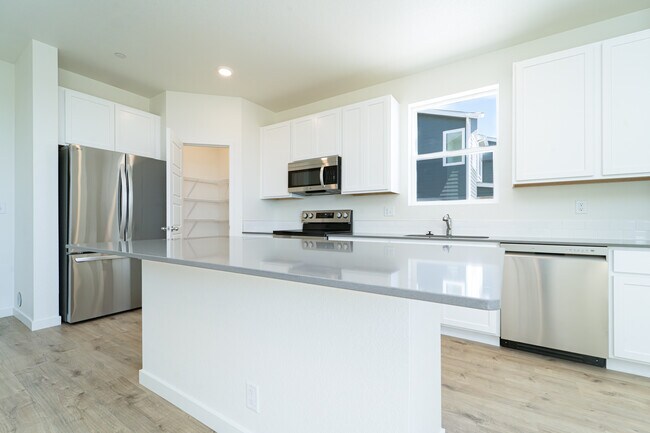 3748 Pinnacles St, Evans, CO 80620 - photo 5