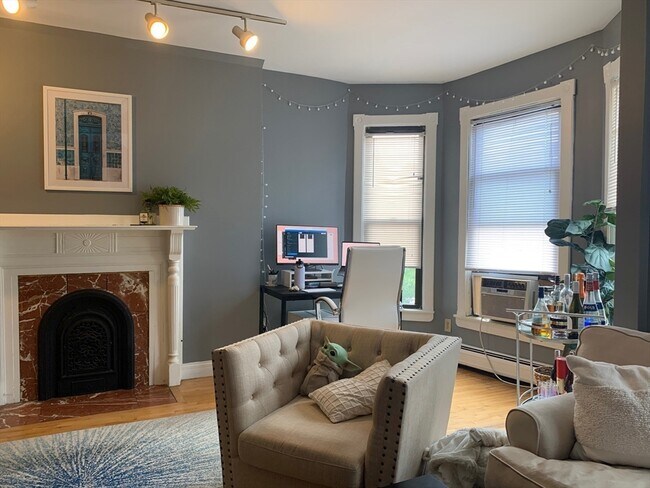 556 Columbus Ave unit 3, Boston, MA 02118 - photo 2