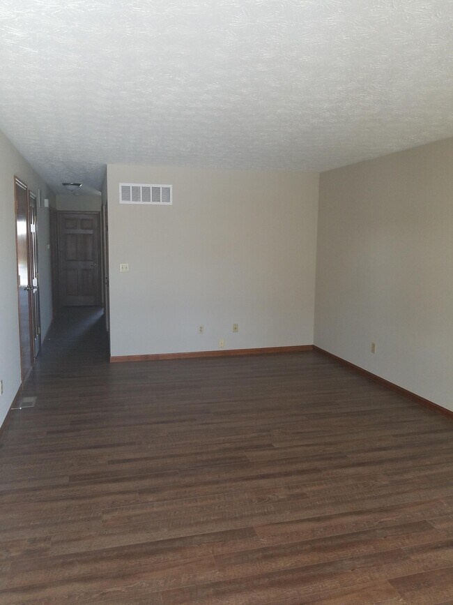 1217 Woodbridge St, Collinsville, IL 62234 - photo 2