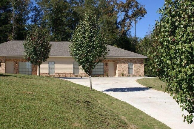 Turtle Creek Apartments, Meridian, MS 39305 - photo 2