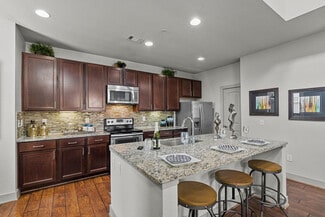 10902 Katy Fwy, Houston, TX 77043