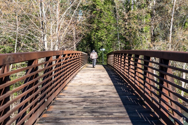 Oakridge has many trails for visitors to explore.