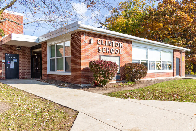 Clinton Elementary is located in South Elgin.