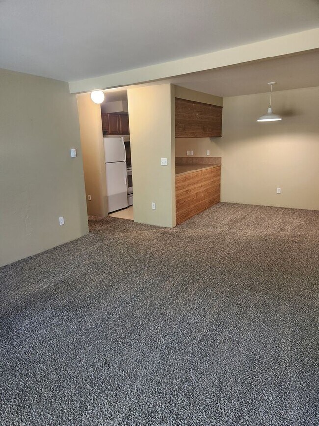 Heather Ridge, 2 Bedrooms, 1 Bathroom Apartments for Rent!, Bellingham, WA 98225 - photo 5