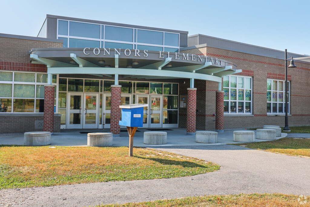 Elementary School is a public school located in Lewiston, ME.