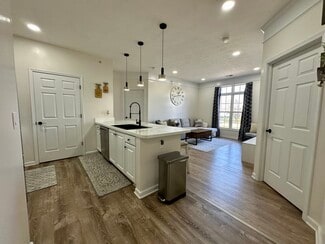 1901 N Lincoln Ave Unit 203, Urbana, IL 61801