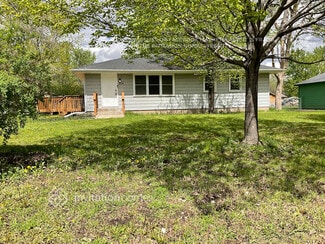 816 81st Ave N, Minneapolis, MN 55444