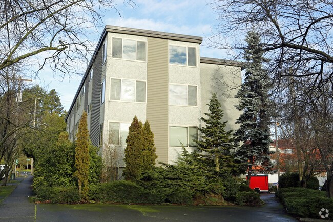 Barbi Apartments, Seattle, WA 98105 - photo 4