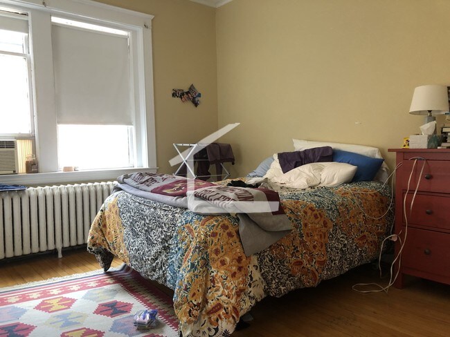 174 Winthrop Rd unit 2, Brookline, MA 02445 - photo 4