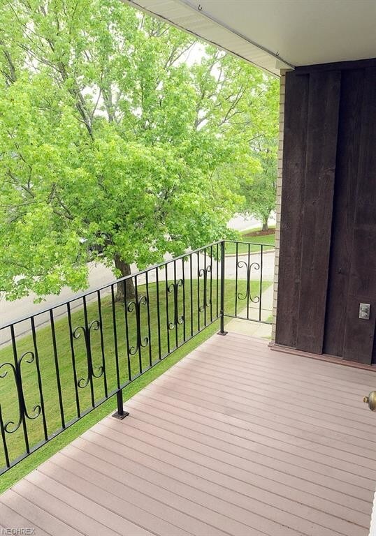 1527 Foster Ave unit 9, Cambridge, OH 43725 - photo 3