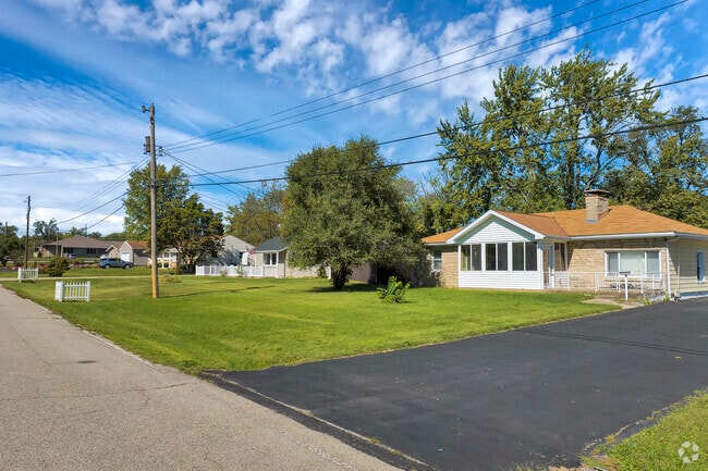 A diverse array of homes lines the spacious streets of Enterprise.