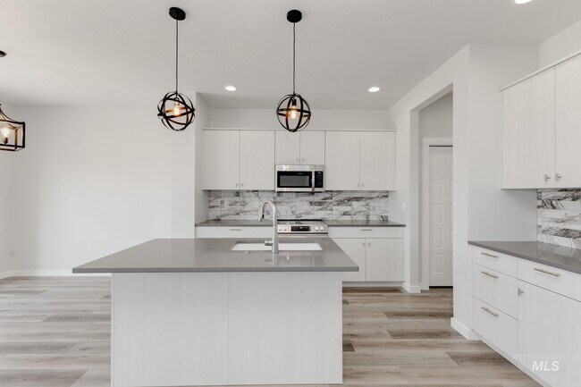 4208 E Kalinga St, Meridian, ID 83642 - photo 2