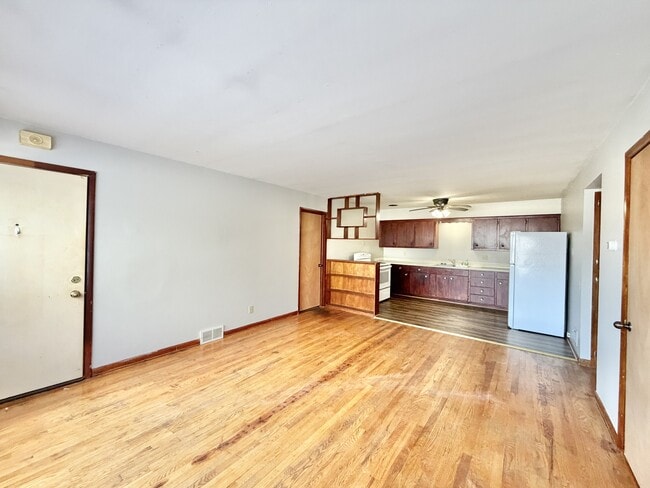 2109 Lake Point Dr unit 3, Madison, WI 53713 - photo 4