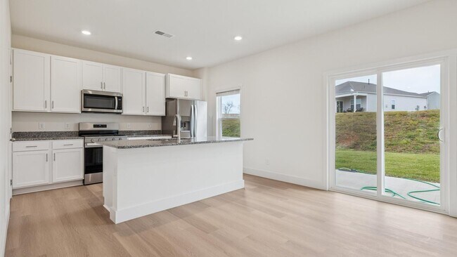 5098 Grist Ln, Morristown, TN 37813 - photo 3