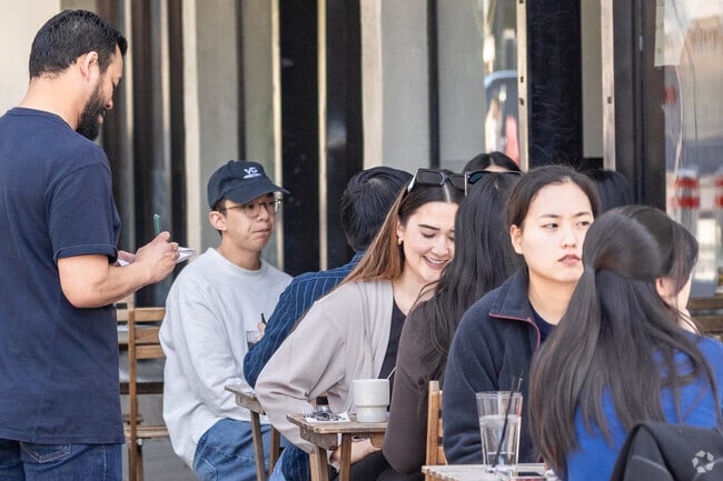 Street cafes in Fullerton are a great place to meet up.